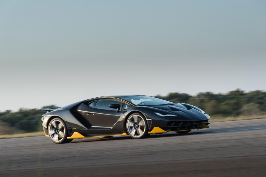  Lamborghini Centenario LP770-4 2016 года  (фото 33 из 61)